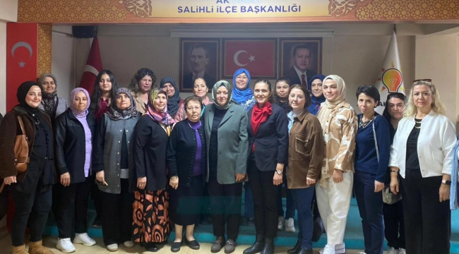  Salihli'de AKP'ye katılımlar sürüyor