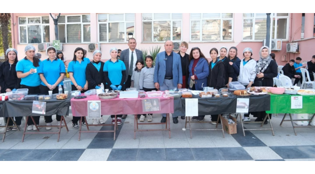 Sarıgöl'de Gazze için kermes düzenlendi