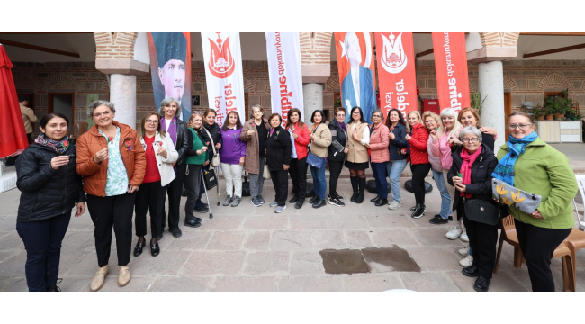 Şehzadelerde Manisa lalesi yaka iğnesi atölyesi düzenlendi