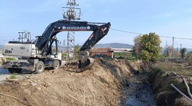 Sel baskınlarını önlemek için dere temizlikleri sürüyor