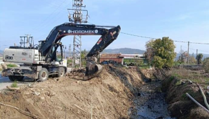 Sel baskınlarını önlemek için dere temizlikleri sürüyor