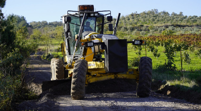 Türkmen'de ova yol bakım çalışması