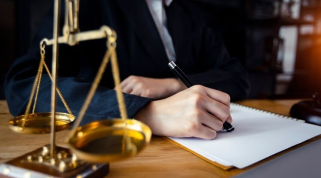 Yeni zamlı avukatlık asgari ücret tarifesi resmi gazetede yayınlandı