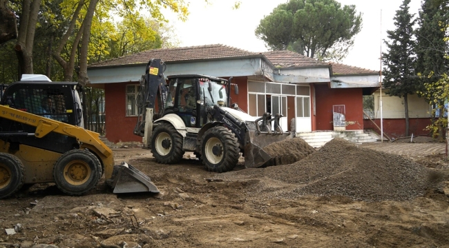 Yunusemre'de emeklilerin buluşma noktası kafe çalışmaları başladı