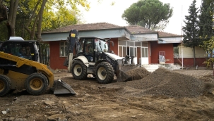 Yunusemre'de emeklilerin buluşma noktası kafe çalışmaları başladı