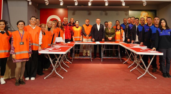 Afad kursunu başarıyla tamamlayanlar belgelerini aldı