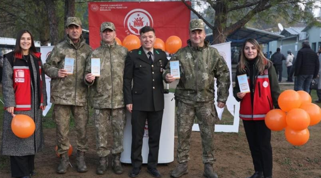 Alaşehir'de yemin töreninde aile yılı tanıtım standı kuruldu