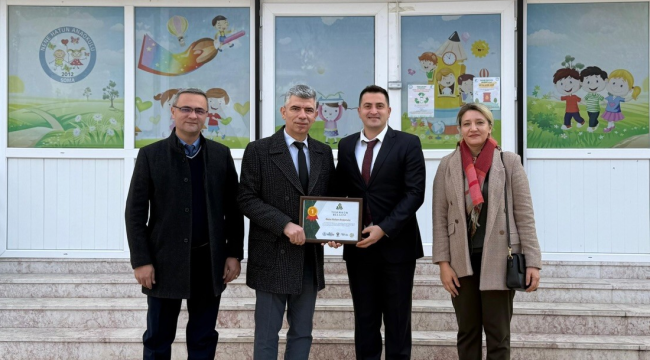 Atık pil kapanyasına destek veren okullara belgeleri verildi