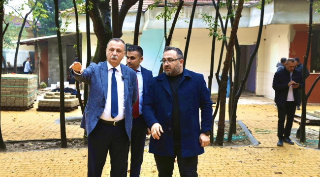 Başkan Balaban emekli kafe çalışmalarını yerinde inceledi