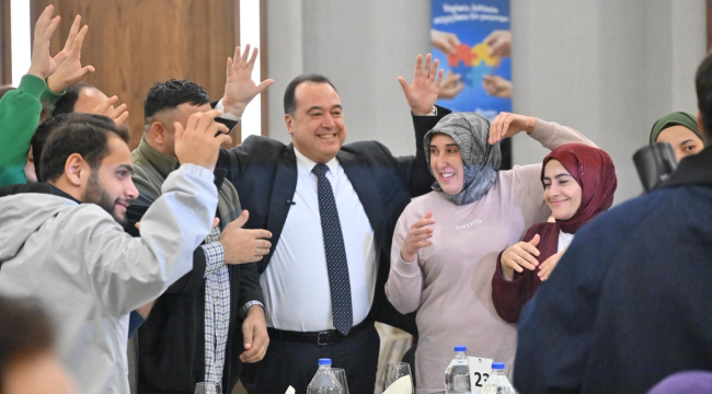 Başkan Dululu engellilerle ve aileleriyle yemekte buluştu