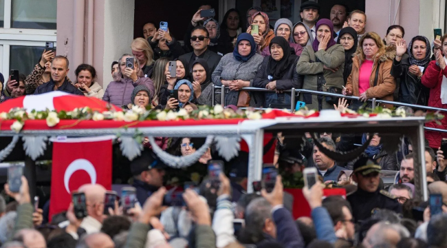 Başkan Durbay alkışlar eşliğinde son yolculuğuna uğurlandı