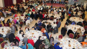 Başkan Engin mahalleevleri kurslarına katılan kadınlarla kahvaltıda buluştu