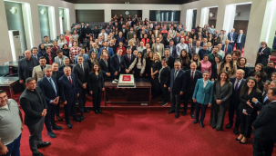 CHP Genel Başkanı Özel, genel merkez çalışanlarının yeni yılını kutladı 