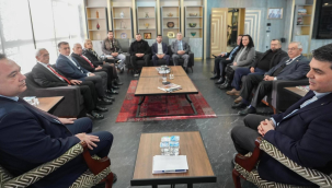 Demokrat parti genel başkanı Gültekin Uysal Manisa'da