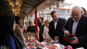 El emeği yeni yıl pazarı açıldı