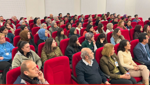 Hastane sekreterlerine nezaket eğitimi