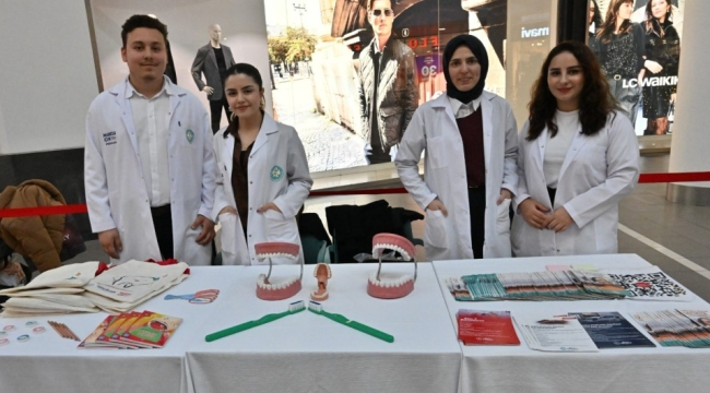 Hediyeli ücretsiz ağız ve diş sağlığı taraması yapıldı