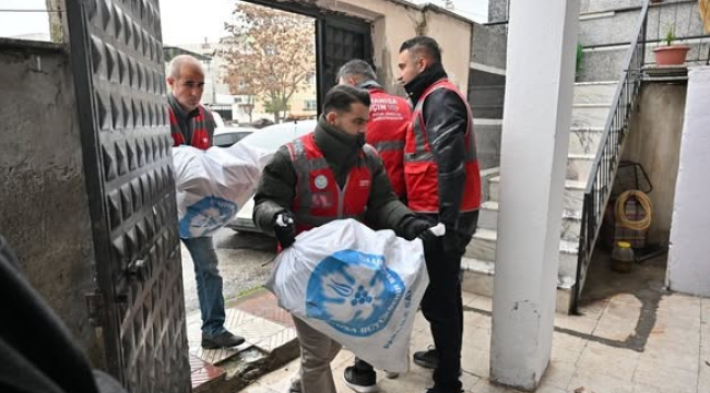 Kış gününde yoksula sıcak yardım