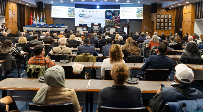 Kooparatifçilik toplantısnda konuşan Tugay'360 bin üzerinde kaçak izinsiz su kuyusu var'