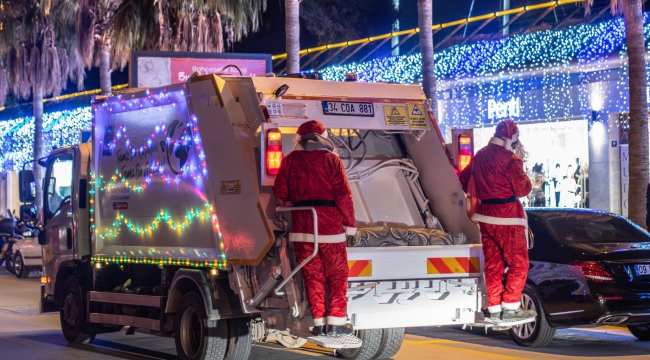 Kuşadası'nda Noel temizlik ekibi işbaşında