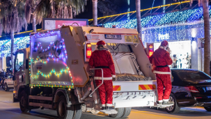 Kuşadası'nda Noel temizlik ekibi işbaşında
