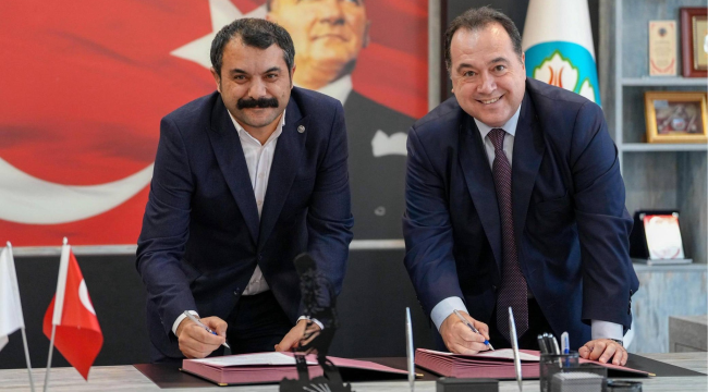  MABEM'de görev yapan öğretmenlerin yüzünü güldüren imzalar atıldı