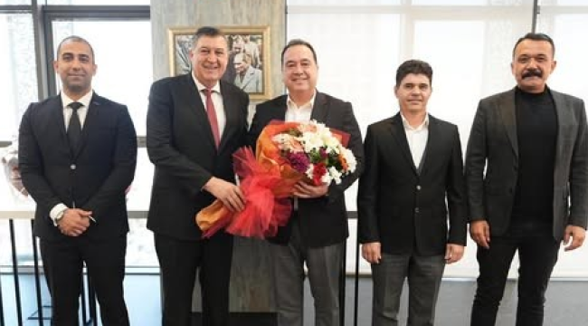 Manisa marangozlar esnaf ve sanatkarlar odası yönetimi başkan Dutlulu'yu ziyaret etti