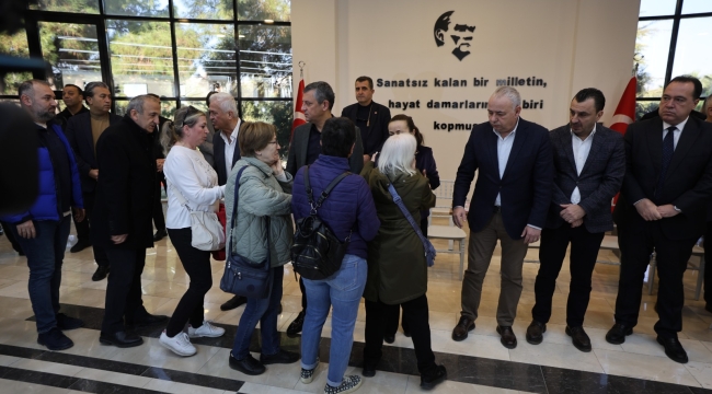 Onlarca vatandaş taziye kuyruğuna girdi