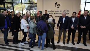 Onlarca vatandaş taziye kuyruğuna girdi