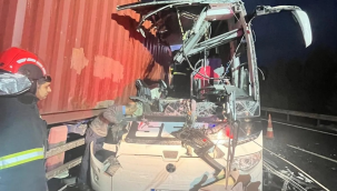 Otoyol kan gölüne döndü! 7 kişi yaşamını yitirdi