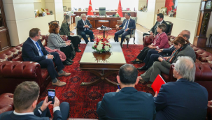 Özel, Avrupa parlamentosu Türkiye raportörü Amor'la göüştü