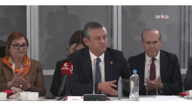  PES toplantısında konuşan Özel''otoriterlerle çıkar ilişkisine girmeyin''çağrısı yaptı