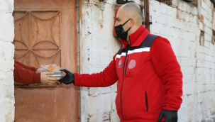 Şehzadeler belediyesi Aşevi,on binlerce vatandaşa sıcak yemek ulaştırdı