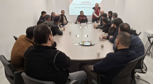 Sürücü bakıcı ve nakliyeciler eğitim toplantısı