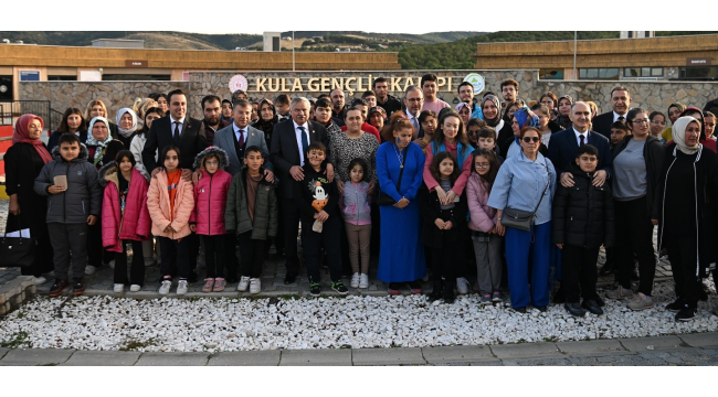 TBMM araştırma komisyonu üyeleri engelli vatandaşlar ve aileleriyle buluştu.