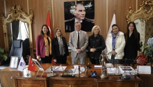 Türk kadınlar konseyi Manisa şube yönetimi başkan Balaban'ı ziyaret etti