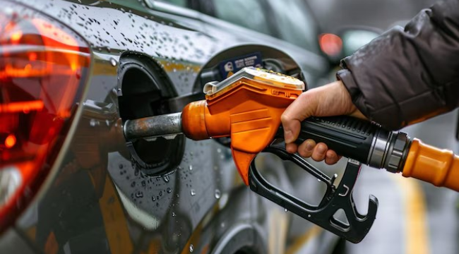 Akaryakıtta zam furyası sürüyor