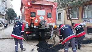 Alaşehir'de bozulan yollarda asfalt, bakım ve onarım yapıldı
