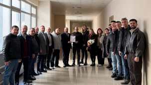 Başkan Akyüz mazbatasını aldı