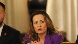 Başkan Özalper''iktidar kadınları koruyamıyor" 