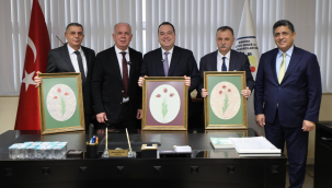 Başkanlar yeni haftaya pazarcılar odasını ziyaret ederek başladı