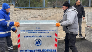 Demirci'de yeni çöp konteynırlarının dağıtımı başladı