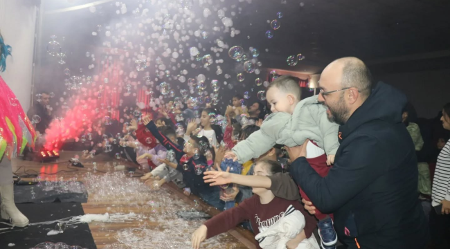 Gördes'te çocukları mutlu eden eğlenceler hız kesmeden sürüyor
