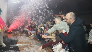 Gördes'te çocukları mutlu eden eğlenceler hız kesmeden sürüyor