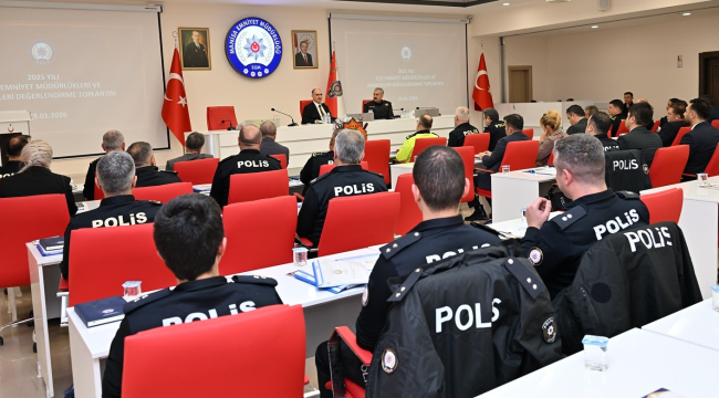 İlçe emniyet müdürleri ve amirleri 2025 yılı değerlendirme toplantısı