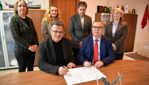 İmzalar atıldı Alaşehir ve Kepez belediyeleri kardeş oldu