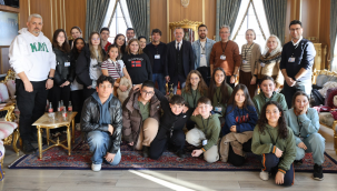 İspanya ve Litvanya'dan gelen öğrenciler başkan Balaban'ı ziyaret etti