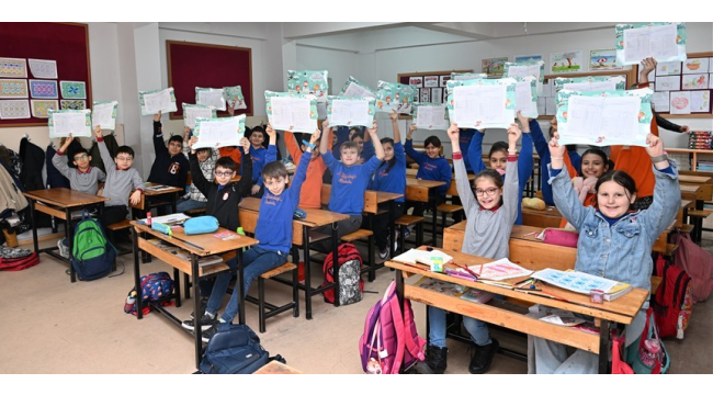 Manisa'da 1.174 okulda 266.588 öğrenci karne heyecanı yaşadı