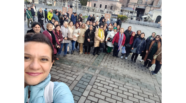 Akhisar'lı kadınlar İstanbul'un tarihi yerlerini gezdi