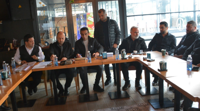 Akhisarlı Müteahhitler başkanını seçti